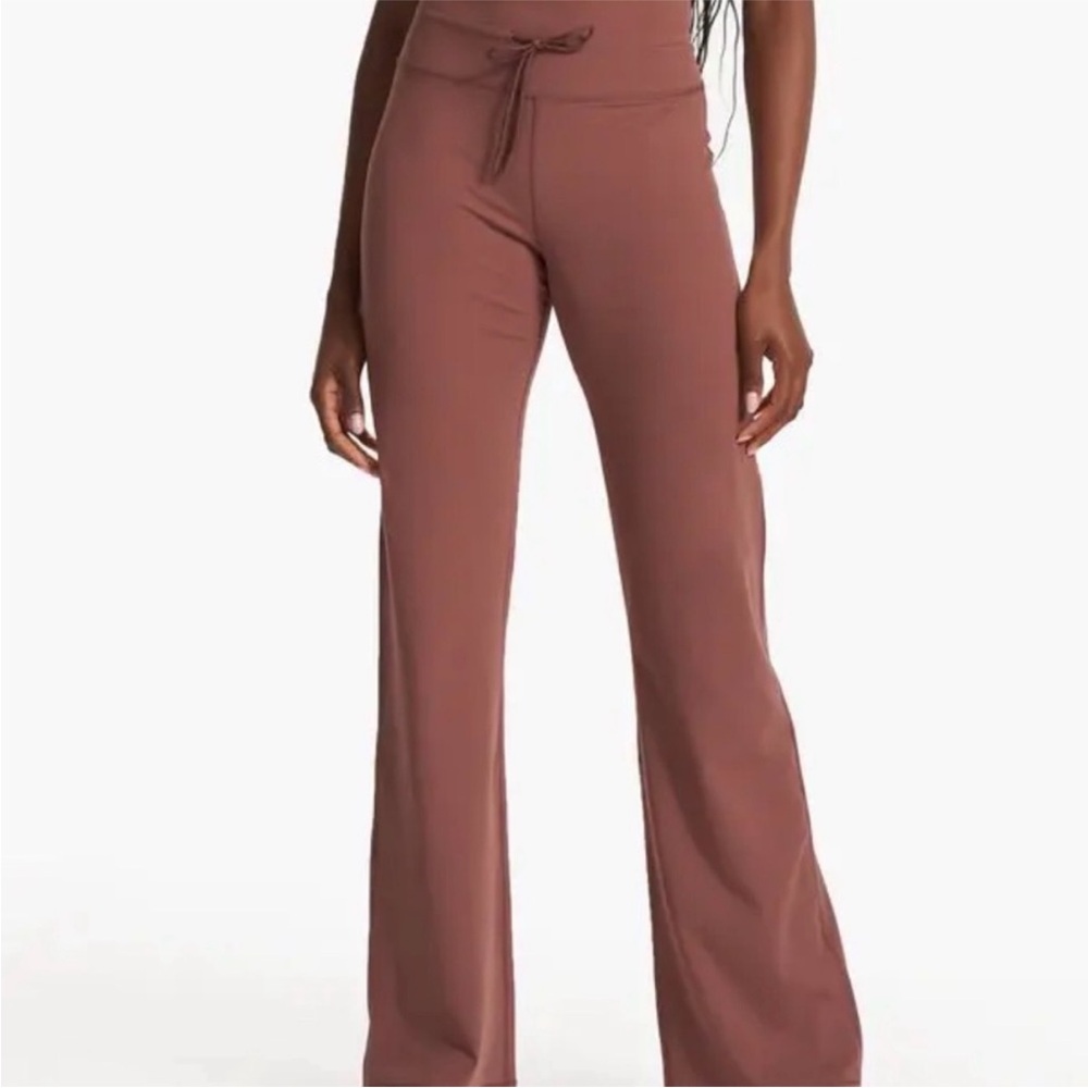 Vuori Dusty Rose Daily Wide Leg